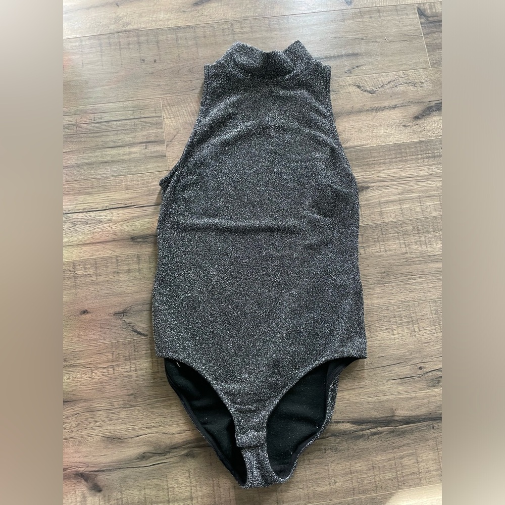 H&M Silver Sparkly Mock Neck Bodysuit • Sleeveless Party Top • Size M